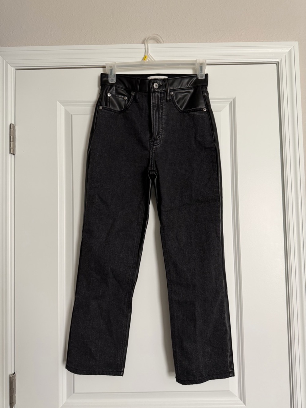 Abercrombie & Fitch Ankle Straight Jeans